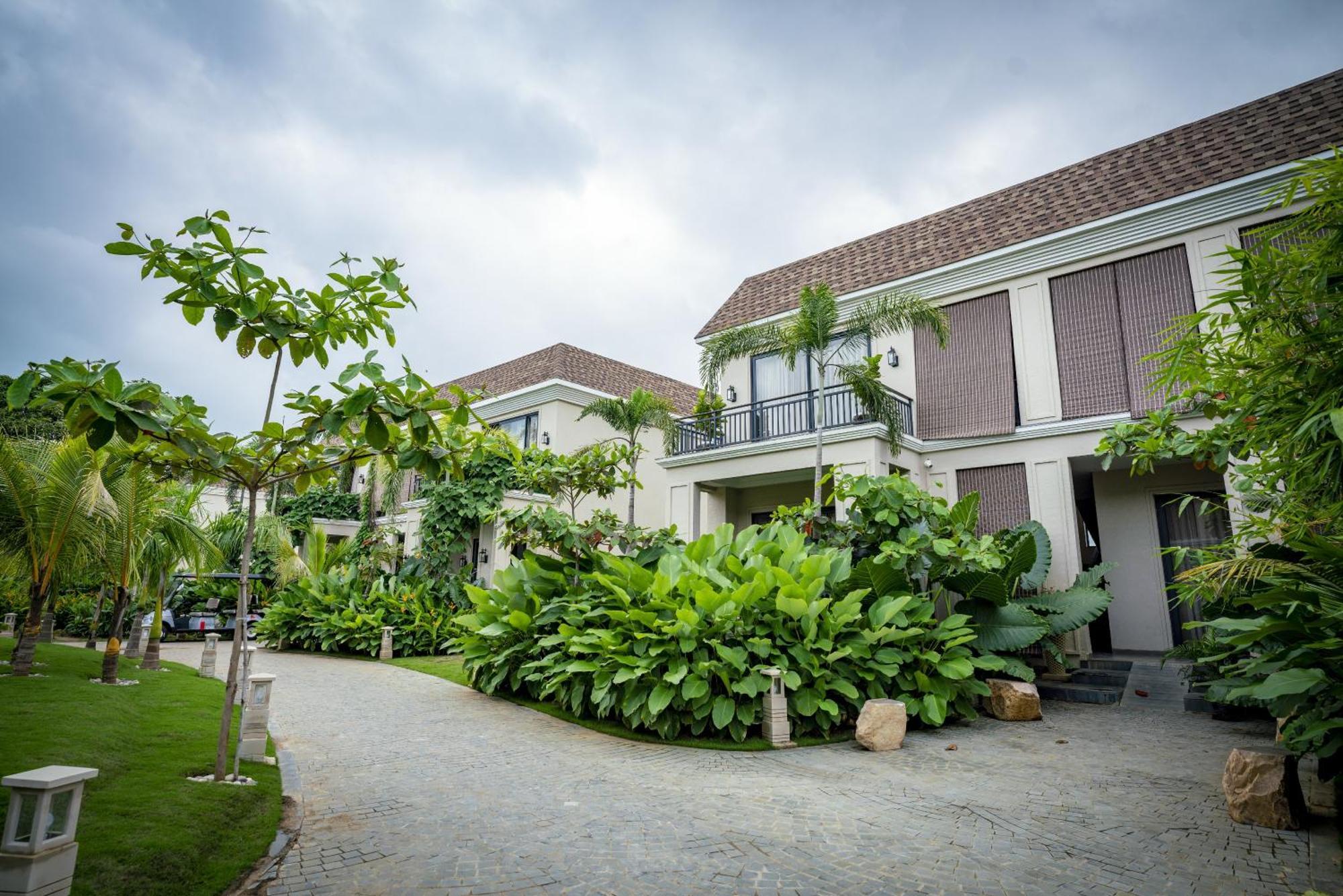 Maira Resort And Convention Centre Raipur  Bagian luar foto