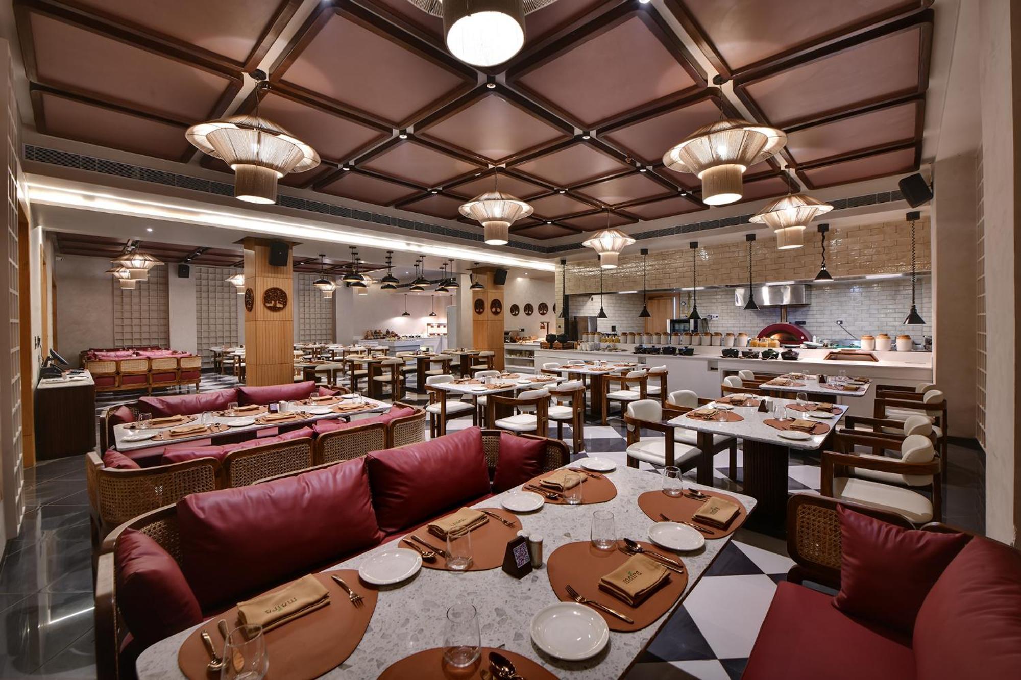 Maira Resort And Convention Centre Raipur  Bagian luar foto