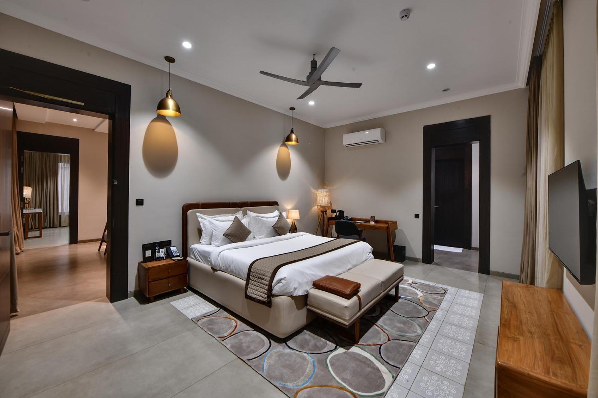 Maira Resort And Convention Centre Raipur  Bagian luar foto