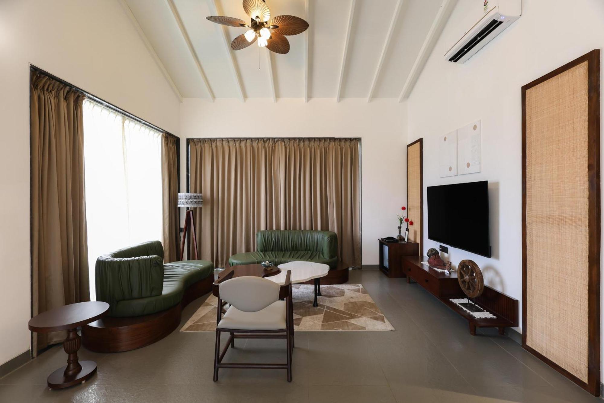 Maira Resort And Convention Centre Raipur  Bagian luar foto